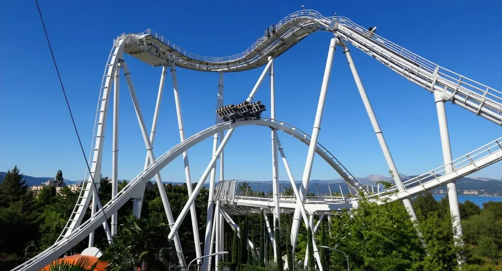 Oblivion : la chute verticale à 87,5 degrés qui défie la gravité depuis 1998