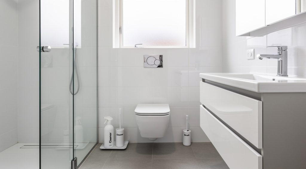 Robinet WC qui fuit : causes, solutions et réparation étape par étape