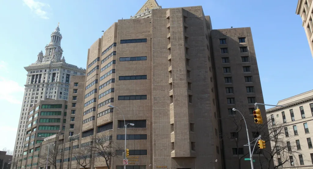 Epstein Files : un message 4chan publié 1h après sa mort relance la théorie de l&rsquo;exfiltration