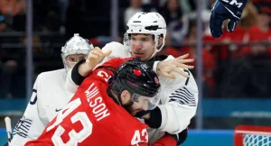 Hockey JO 2026 : bagarre violente après la défaite 10-2 face au Canada