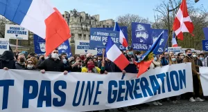 Alice Cordier (Némésis) : polémique après une photo évoquant un salut nazi