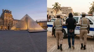 À gauche, la cour du musée du Louvre, point de départ de l'évasion. À droite, le fugitif de dos et menotté, escorté par deux policiers lors de son interpellation dans une rue au Sénégal.