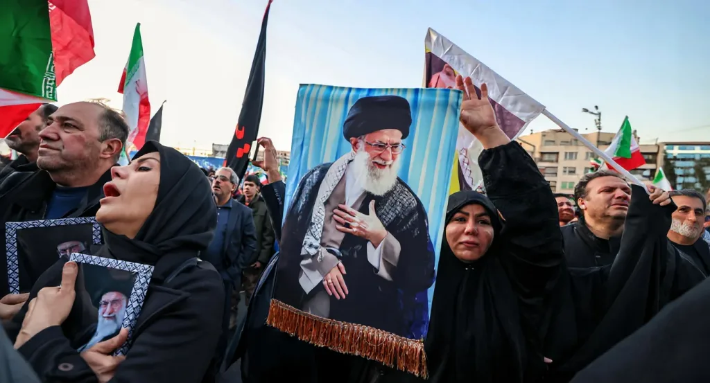Iran : 2 200 frappes américano-israéliennes déclenchent une guerre régionale