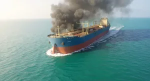 Le pétrole bondit de 13% à l&rsquo;ouverture après les frappes américano-israéliennes