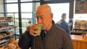 Netanyahu exhibe ses doigts pour prouver qu&rsquo;il est vivant