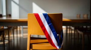 À Pau, le préfet salue les 545 maires du 64 et honore Alain Sanz