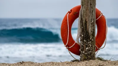 Biscarrosse : des baigneurs secourus par les MNS en plein printemps