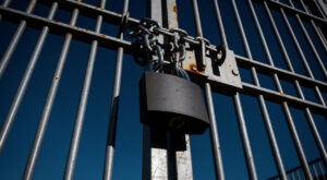 Bouches-du-Rhône : les surveillants bloquent Baumettes et Aix-Luynes contre la surpopulation