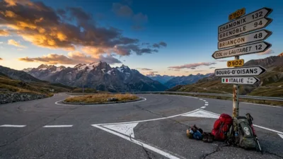 Briançon : au rond-point de la Grande Boucle, des migrants cherchent à quitter les Hautes-Alpes