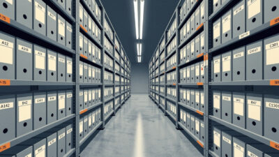 Cahors : la préfète Poulain visite les Archives départementales du Lot