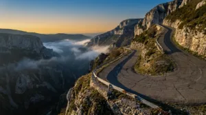 Calce : bloqué 12 heures dans son 4×4 au fond d&rsquo;un ravin, il survit