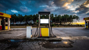 Carburant dans les Landes : Vallaud dénonce les surprofits des distributeurs et réclame une loi