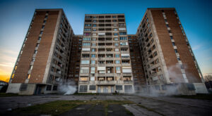 Chalon-sur-Saône : scooter et poubelle en feu dans une cave, trois immeubles inspectés