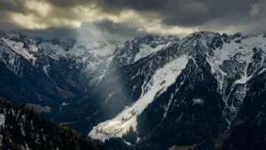Chamrousse : des dizaines de personnes évacuées après une avalanche