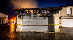 Châteaubourg : le laboratoire d&rsquo;une boucherie détruit par un incendie, 20 pompiers mobilisés