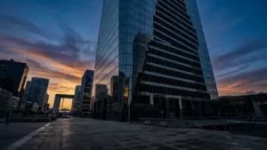 Faillites d'entreprises : la région parisienne sous pression au printemps 2026