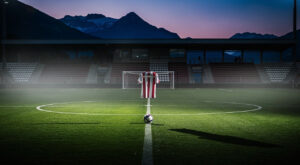 FC Annecy écrase Pau 5-1 en Ligue 2 : doublé de Sahi Dion et rêves de Ligue 1