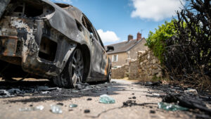 Incendie de camping-car à Peyruis : la RD4096 coupée, 20 pompiers mobilisés
