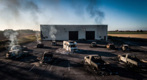 Incendie de dix véhicules près de Chalon-sur-Saône : un ouvrier légèrement blessé