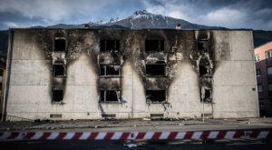 Incendie mortel à Chamonix : un homme de 75 ans piégé par les flammes, 36 évacués