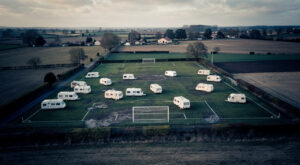 Jura : 25 caravanes occupent illégalement le stade de Commenailles, le club de foot délocalisé