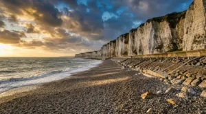 Mers-les-Bains face à la mer : les résidents réclament une protection renforcée