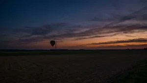 Montgolfière contre ligne électrique à Chargé : deux blessés, 400 foyers privés de courant