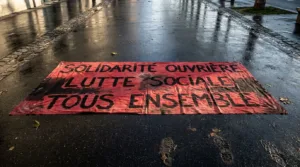 Oyonnax : les travailleurs sociaux dans la rue pour plus de moyens