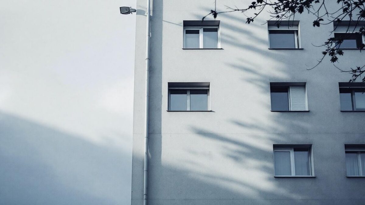 Pontoise : un enfant de 2 ans dans un état critique après une chute du 4e étage