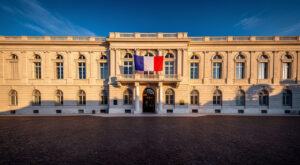 Préfet Hottiaux réunit 163 maires à Nice : sécurité et logement au cœur des échanges