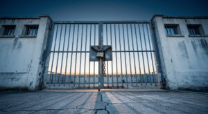 Prisons bloquées en Charente-Maritime : les surveillants de Saintes à Saint-Martin-de-Ré dans la rue