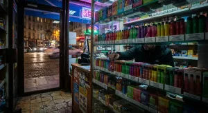 Puffs interdites en France : la loi votée, le marché noir prospère