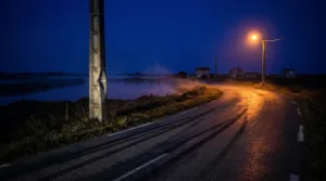 Salses-le-Château : une voiture percute un poteau, un blessé grave