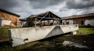 Stagiaire de 16 ans grièvement blessé par une poutre en béton dans une ferme du Gers