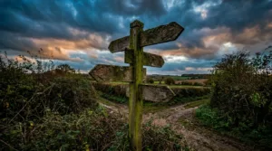Theneuille : des bénévoles sur les sentiers pour entretenir les chemins