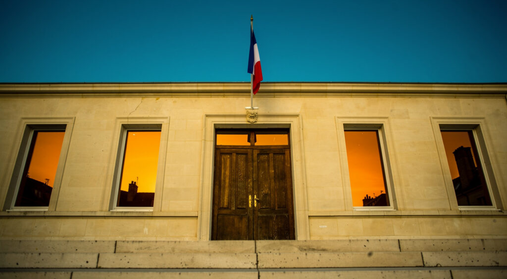 Villeneuve-Saint-Georges : sept policiers municipaux poursuivis, la mairie lance une pétition de soutien