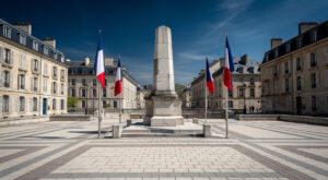 8 mai à Amiens : le recteur et l&rsquo;IA-Dasen honorent la Victoire aux côtés des élèves
