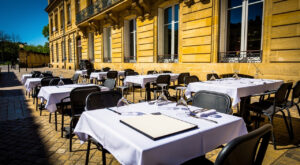 À Bordeaux, la flambée du carburant vide les rues : commerces et restaurants en souffrance