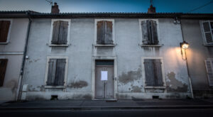 À Caen, un collectif occupe un bâtiment vide pour héberger 13 enfants sans abri