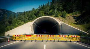Accident mortel sur l&rsquo;A89 avant le tunnel de Violay : un motard de 31 ans décédé
