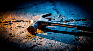 Agression au marteau au Morne-Rouge : un homme de 27 ans grièvement blessé, auteur arrêté