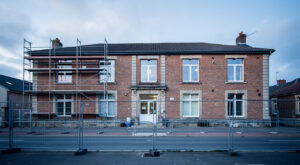 Beuzeville : le sous-préfet pose la première pierre de la rénovation de l&rsquo;école Mendès-France