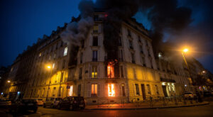 Bourges : explosions et incendie dans une résidence en pleine nuit, fumées jusqu&rsquo;au matin