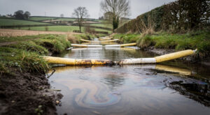 Calvados : 800 litres d&rsquo;hydrocarbures déversés dans un ruisseau, enquête ouverte