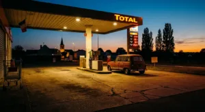 Carburants : Villeroy de Galhau enterre les aides générales, 3 millions de Français sauvés sur 30