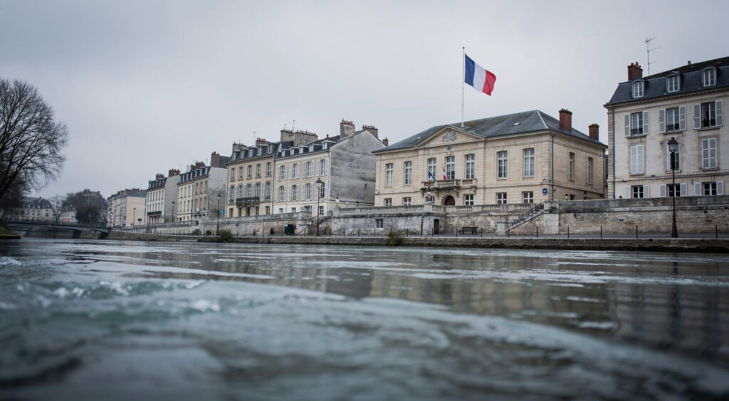 Corps repêché dans la rivière Aveyron à Villefranche-de-Rouergue : les gendarmes enquêtent