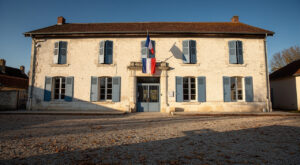 Courson-Monteloup : le sénateur Hugonet aux côtés des parents contre la fermeture d&rsquo;une classe