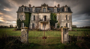 Creuse : un couple britannique soupçonné d&rsquo;avoir escroqué 16 M€ via un château fantôme
