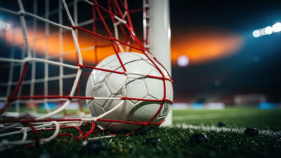FC Annecy bat Boulogne 2-1 : Rambaud héros de son retour, les playoffs en ligne de mire
