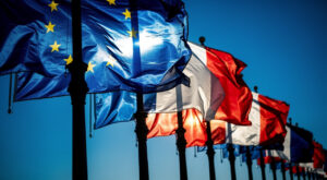 Fête de l&rsquo;Europe à Laval : la préfète reçoit dix jeunes en mobilité avant le 9 mai